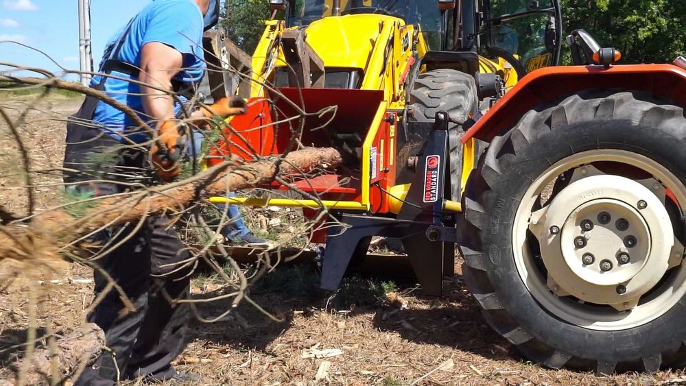 mechanizm REBAK do gałęzi == rozdrabniacz walcowy == NOWY