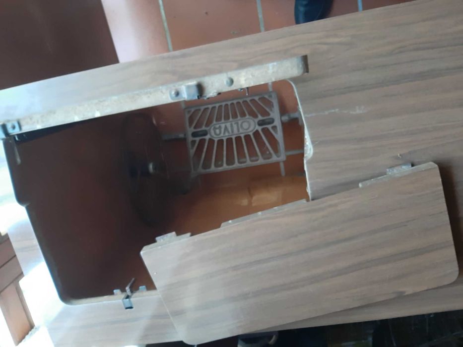 Móvel para máquina de costura ou outros fins.