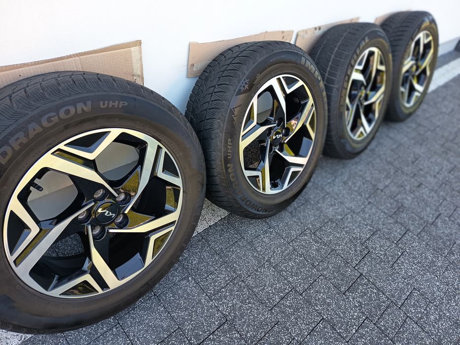 Sprzedam prawie nowe koła Kia sportage V zimowe 215/65/R17