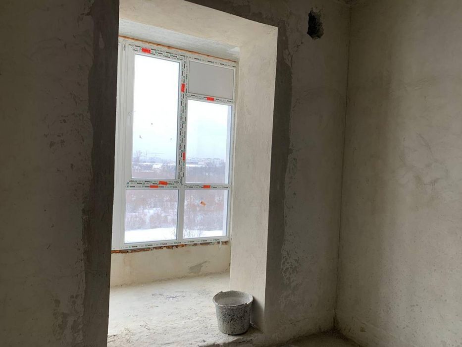 Велика 1кім.квартира в збудованому будинку