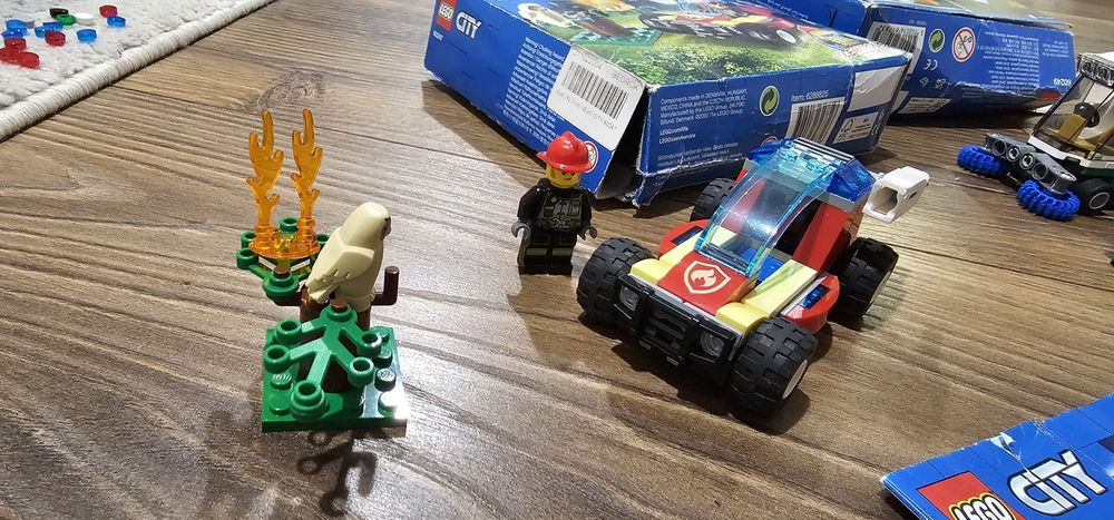LEGO 60247 i 60249