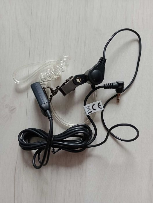 Скрытая гарнитура для радиостанций