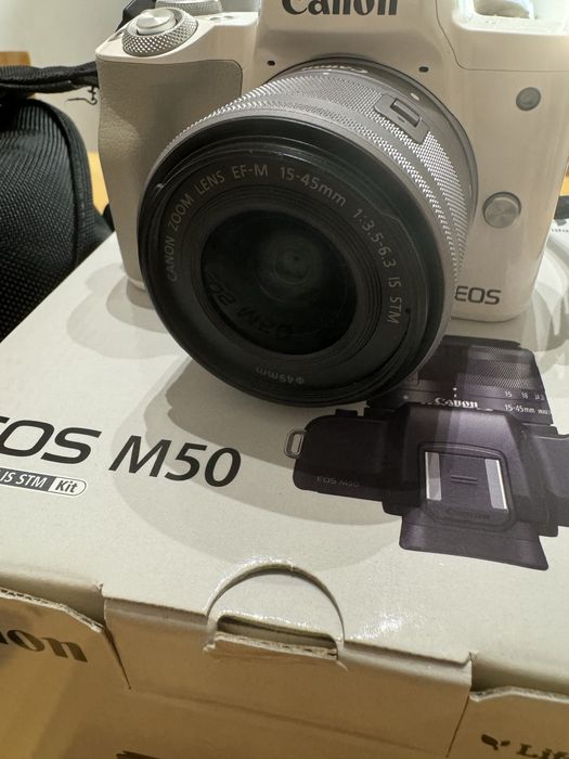 Máquina fotográfica CANON EOS M50 + M15-45 branco