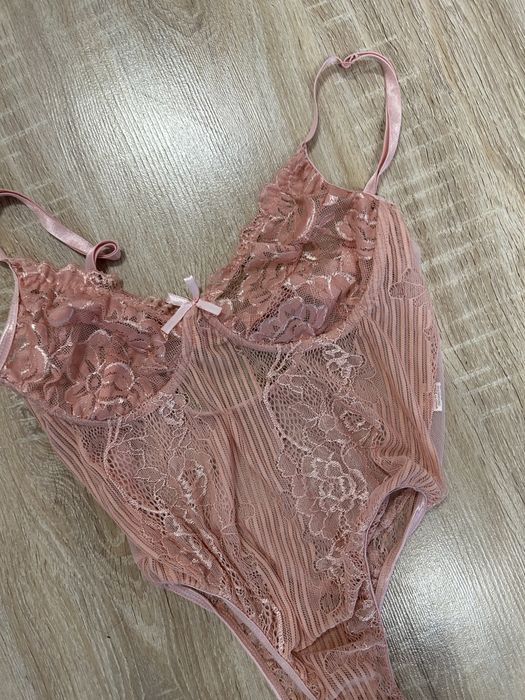 Body koronkowe bluzka