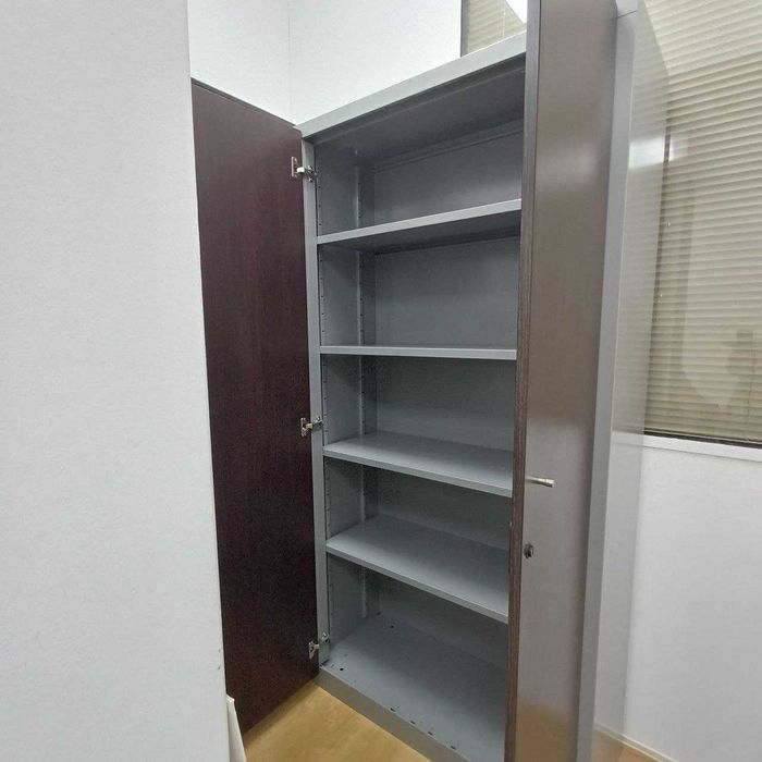 Armário de Escritório elegante e funcional