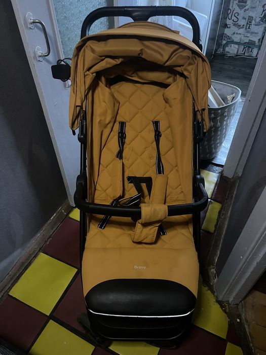 Коляска для прогулянок Carrello