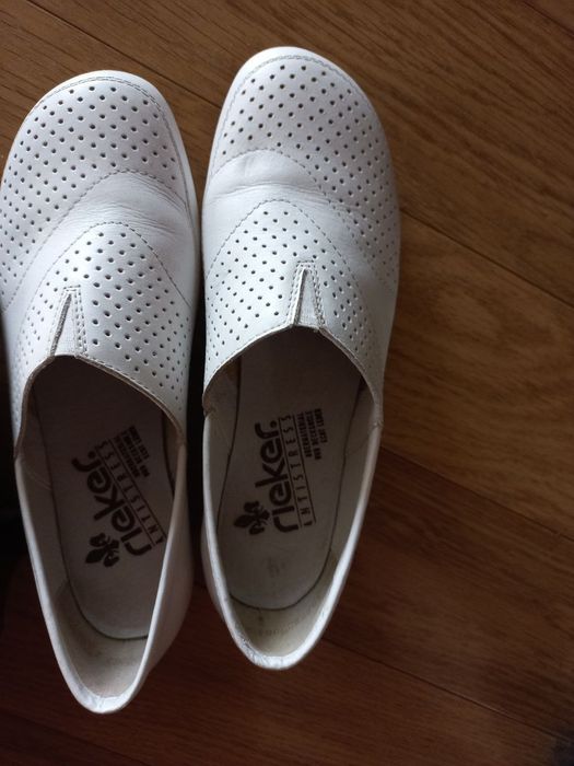 Продаю білі туфлі . Rieker (antistress) шкіра, легкі,зручні