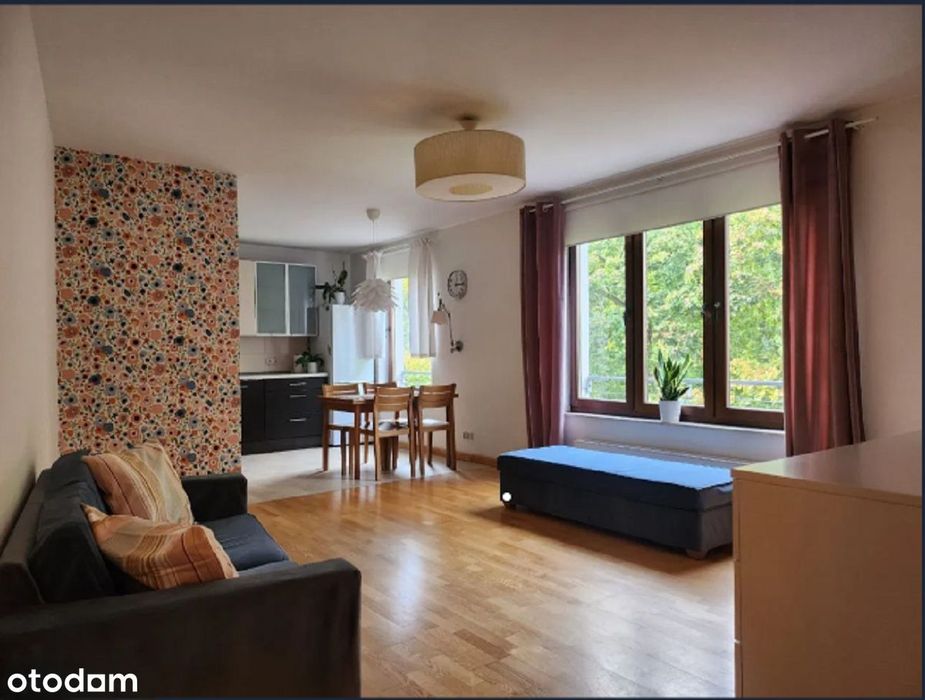Centrum, 3 pokojowe, winda, balkon, garaż.