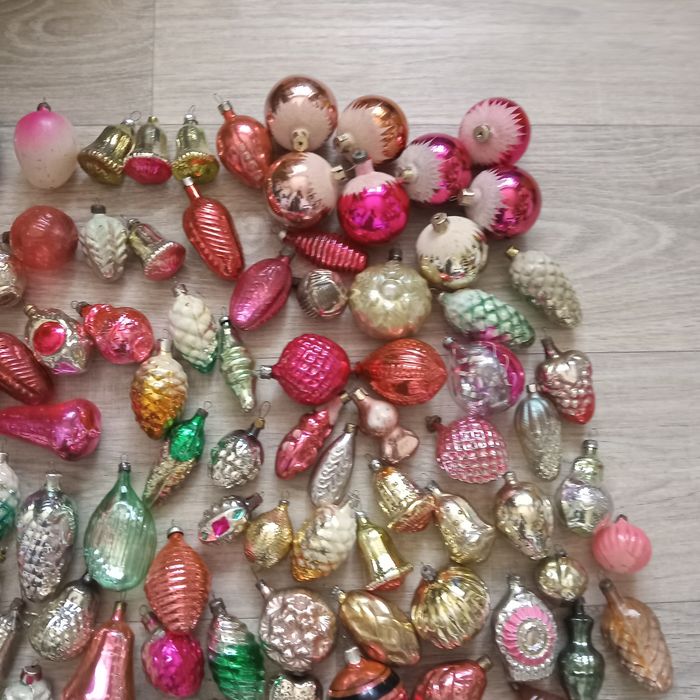 Ёлочные игрушки.