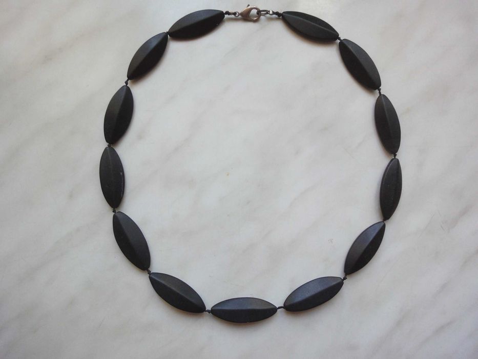 Самоцветы, другие камни и изделия.