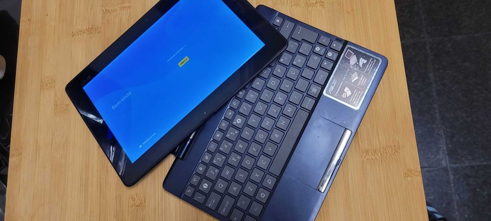 Asus Transformer TF300T - Tablet Android com Teclado