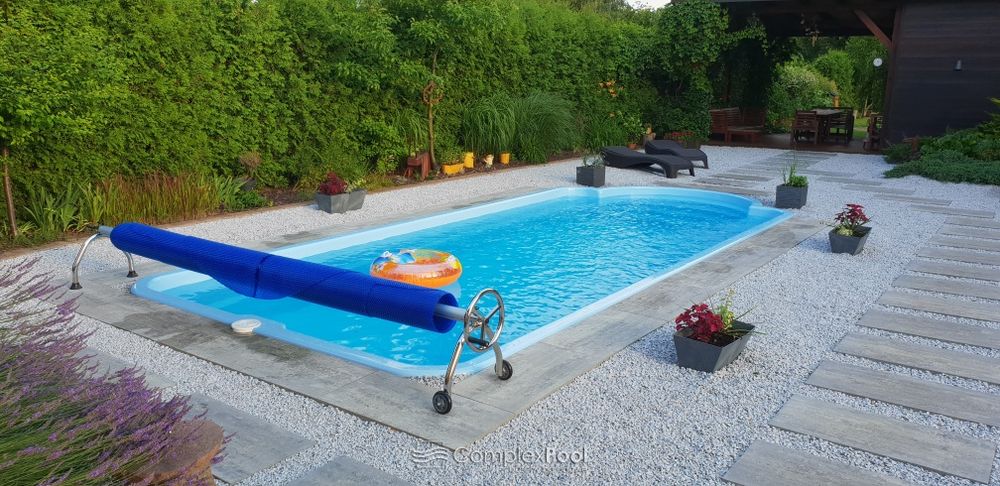 Basen ogrodowy poliestrowy wkopywany 7,7x3,1x1,55 z osprzętem