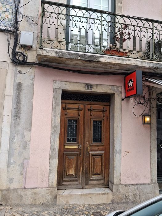 Apartamento T2 para alugar na Rua de São Bento, Lisboa.