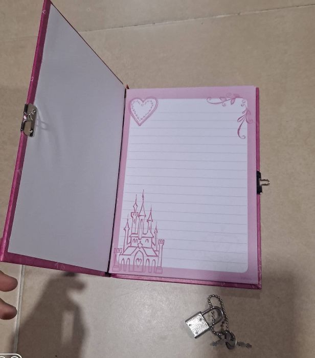Diário Barbie Princesas Com Cadeado e 2 Chaves