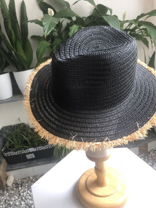 Капелюх із рисовоі соломи