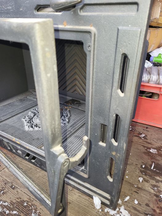 Чавунний камін виробництва Польщі