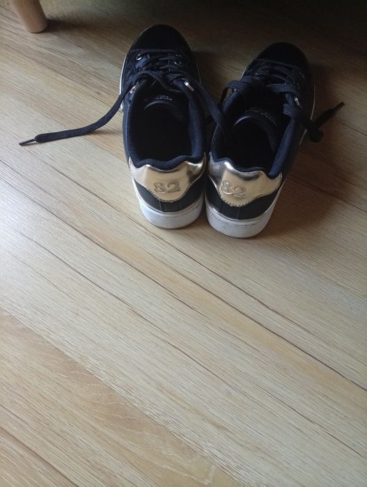 Buty rozmiar 36  noszone  2 razy