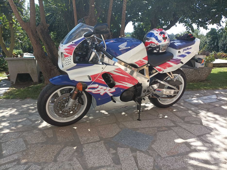 Honda CBR 900RR Fireblade SC28 (1994) - Peça de Coleção Imaculada