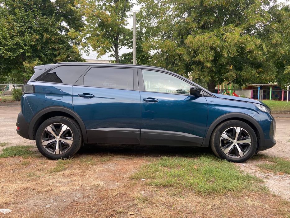 Продам Peugeot 5008 2022