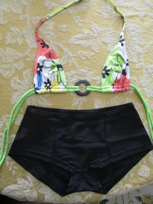 Bikini florido com 2 cuecas