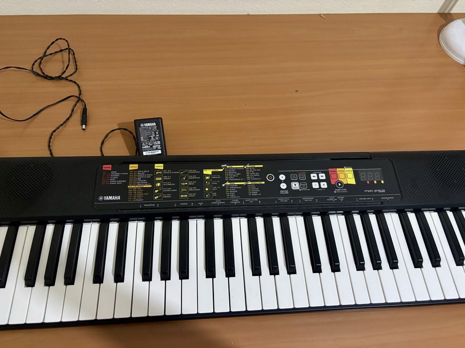 Teclado Yamaha PSR-F52 – 61 teclas