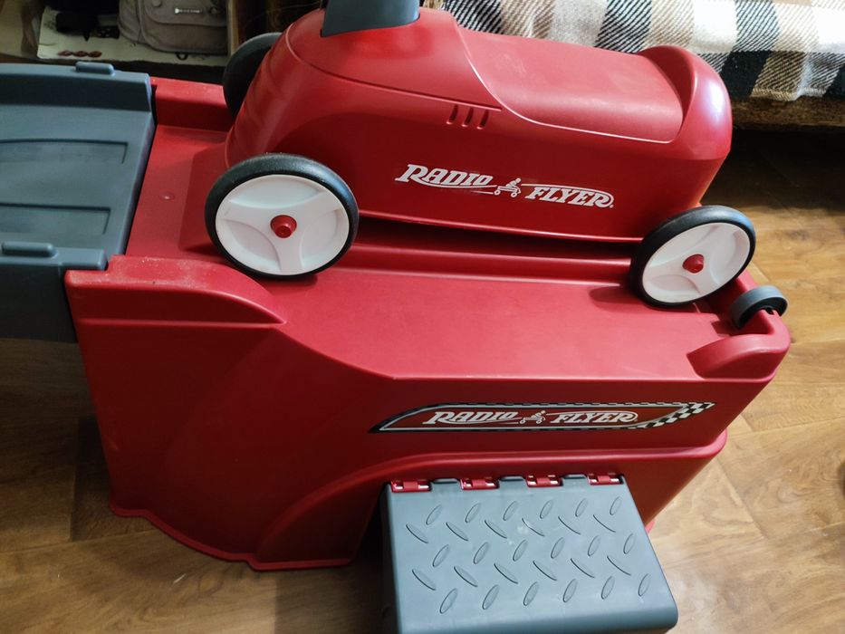 Горка трек с машинкой Radio Flyer