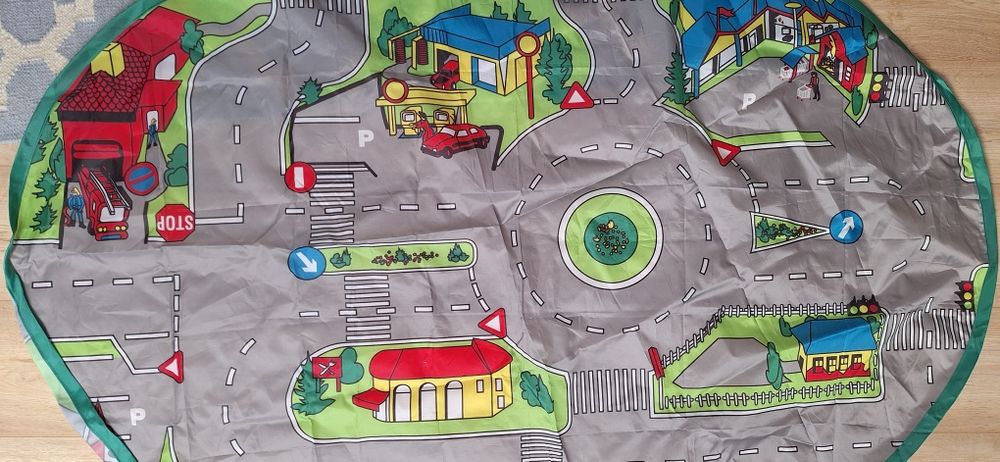 Mata do zabawy samochodami