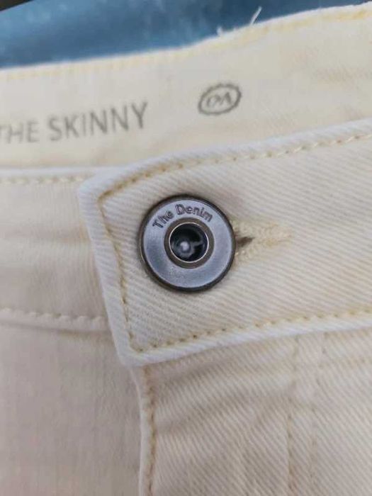 Damskie spodnie dżinsowe skinny