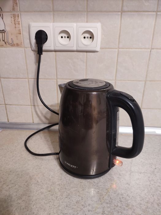Чайник електричний