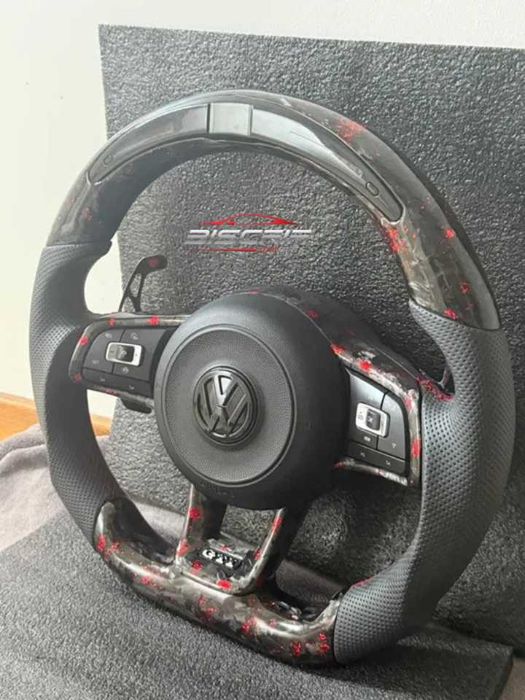 Volante VW Carbono com LED Display | Golf GTI / R (MK5 MK6 MK7 MK8)