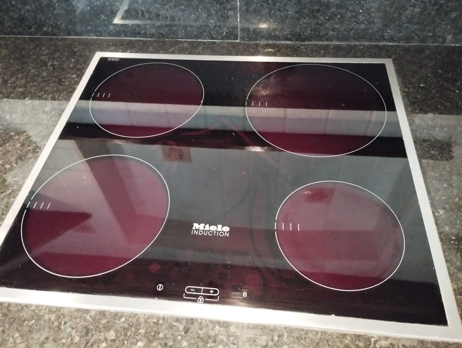 Placa de indução Miele modelo KM/5940/KM5940
