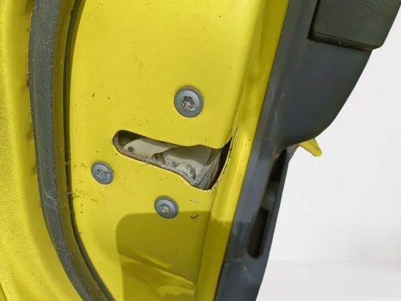 Fechadura / fecho porta frente esquerdo NISSAN Pick Up III (D22)