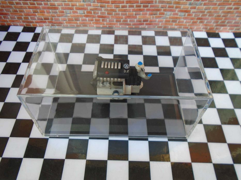 Silnik VW 3.2  V6 VOLKSWAGEN  1:18  Model