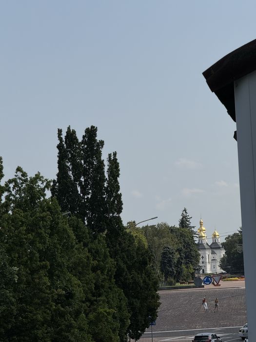 Продаж 2-кімнатної сталінки в центрі міста, район Площі