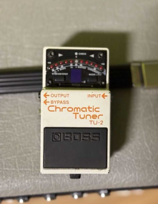 Pedal Boss TU-2 afinador cromático universal (guitarra - baixo etc)