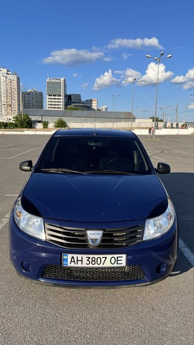 Автомобіль Dacia Sandero