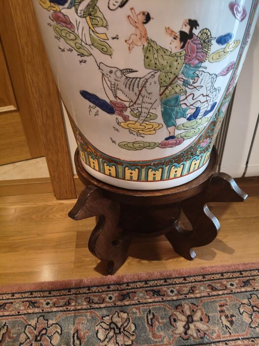 Jarrão decorativo  com a Base Chinês