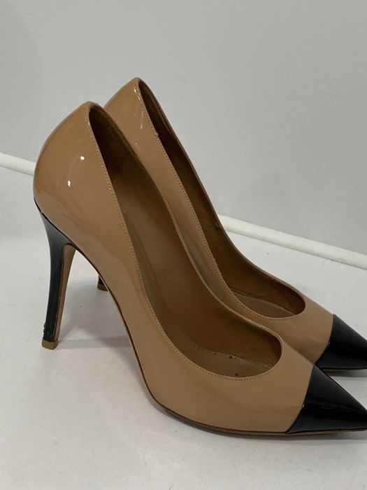 Лаковані жіночі туфлі в чудовому стані