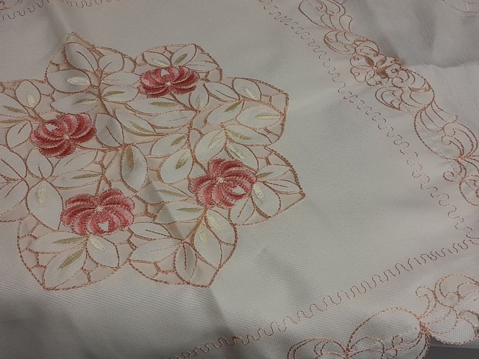 Fronhas de decoração bordadas com fecho