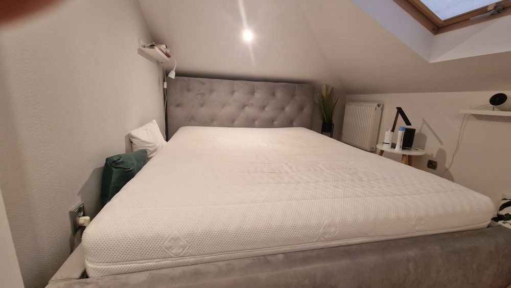 Materac sprężynowy  o wymiarach 200 na 160