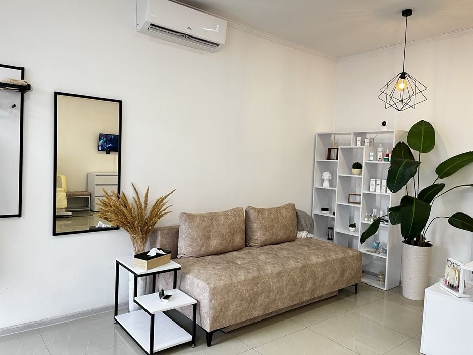 Гарний диван