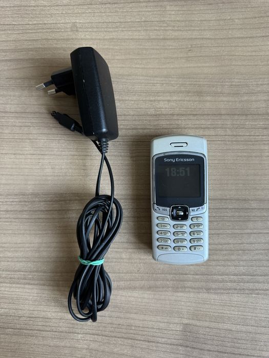 Мобильный телефон Sony Ericsson T230