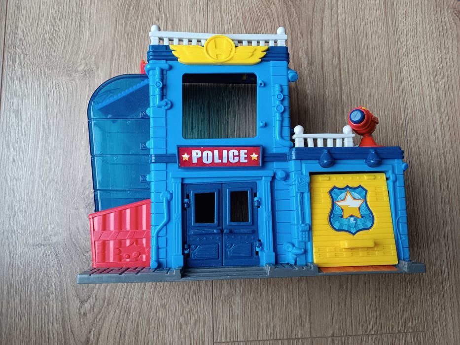 SuperZings, Posterunek policji, zestaw