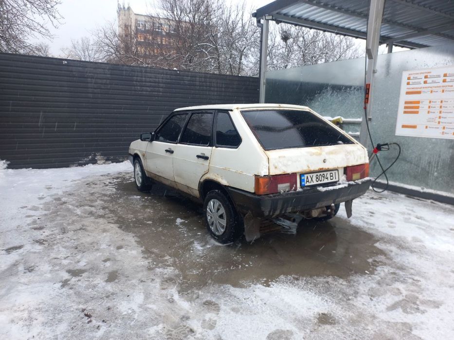 Продам Ваз 2109,мотор 1.5 работает хорошо.газ-бензин