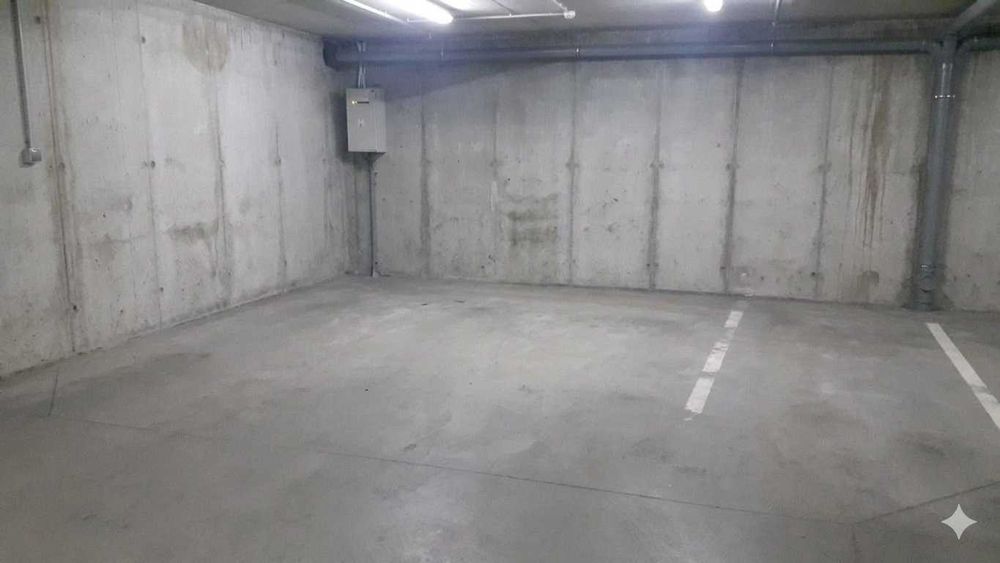 Sprzedam miejsce w hali grazowej REDA, FRANCISZKA FENIKOWSKIEGO 16