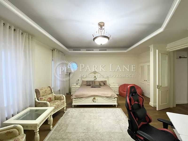 Продам Резиденцію в Лісниках з власним парком та озером Обухівський