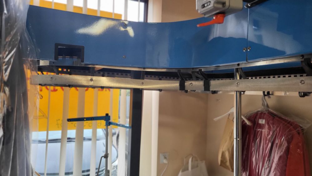 Wieszak karuzela szatnia automatyczna pralnia