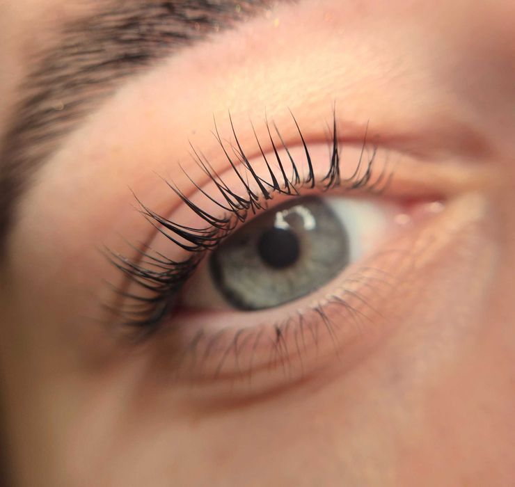 Ламінування брів та вій