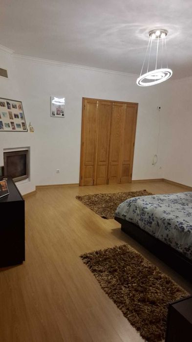 Quinta T3 inserida numa área de 3 hectares com boas infraestruturas