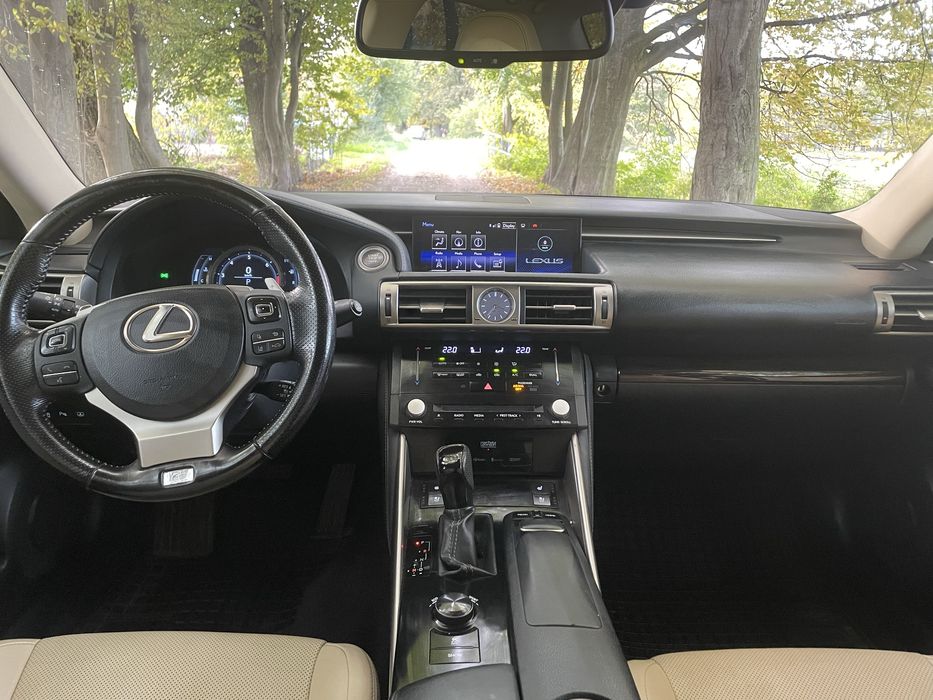 Lexus Is 350 Awd V6
